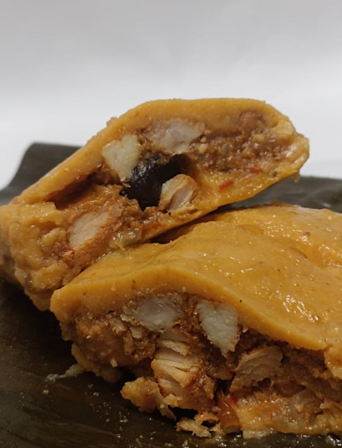 Hallacas de carne cerdo y pollo 400gr - Imagen 2